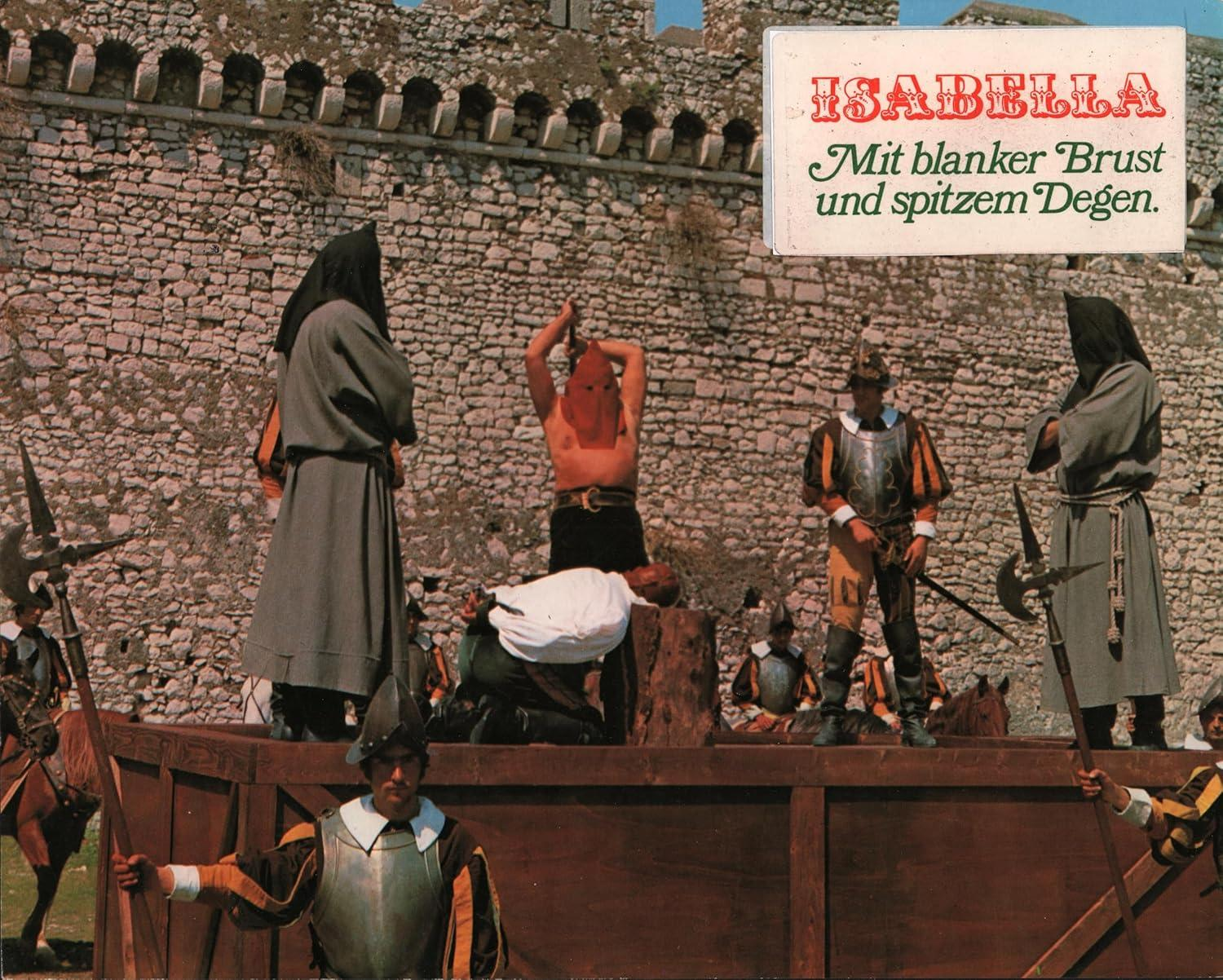 Eine historische Szene mit Henker, Opfer und Wachen vor einer Steinmauer.