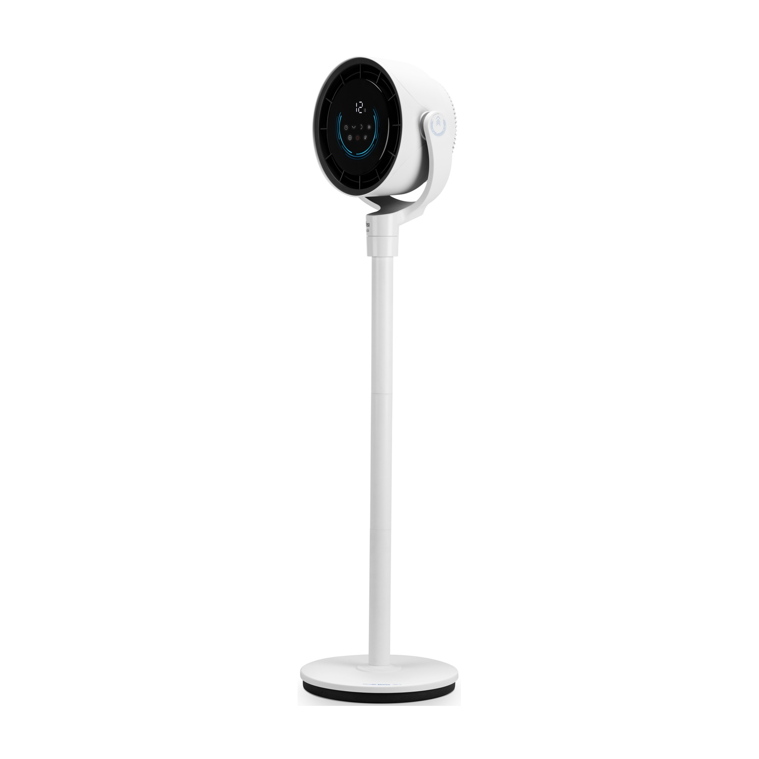 Un ventilatore da terra bianco con display digitale e base rotonda.