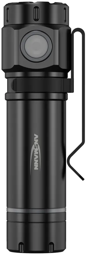 Une lampe de poche noire avec un logo argenté et un clip ceinture.