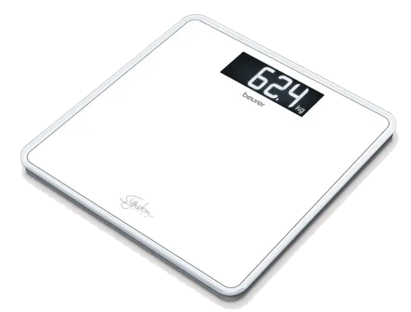 Biała cyfrowa waga łazienkowa pokazuje 62,4 kg.