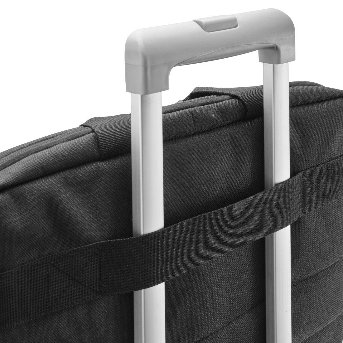 Nahaufnahme eines schwarzen Rucksacks mit ausziehbarem Griff und Tragegriff.