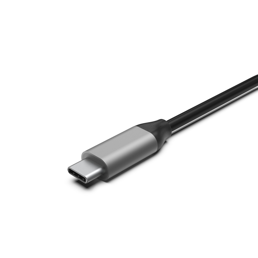 Ein silberner USB-C-Stecker mit schwarzem Kabel auf weißem Hintergrund.
