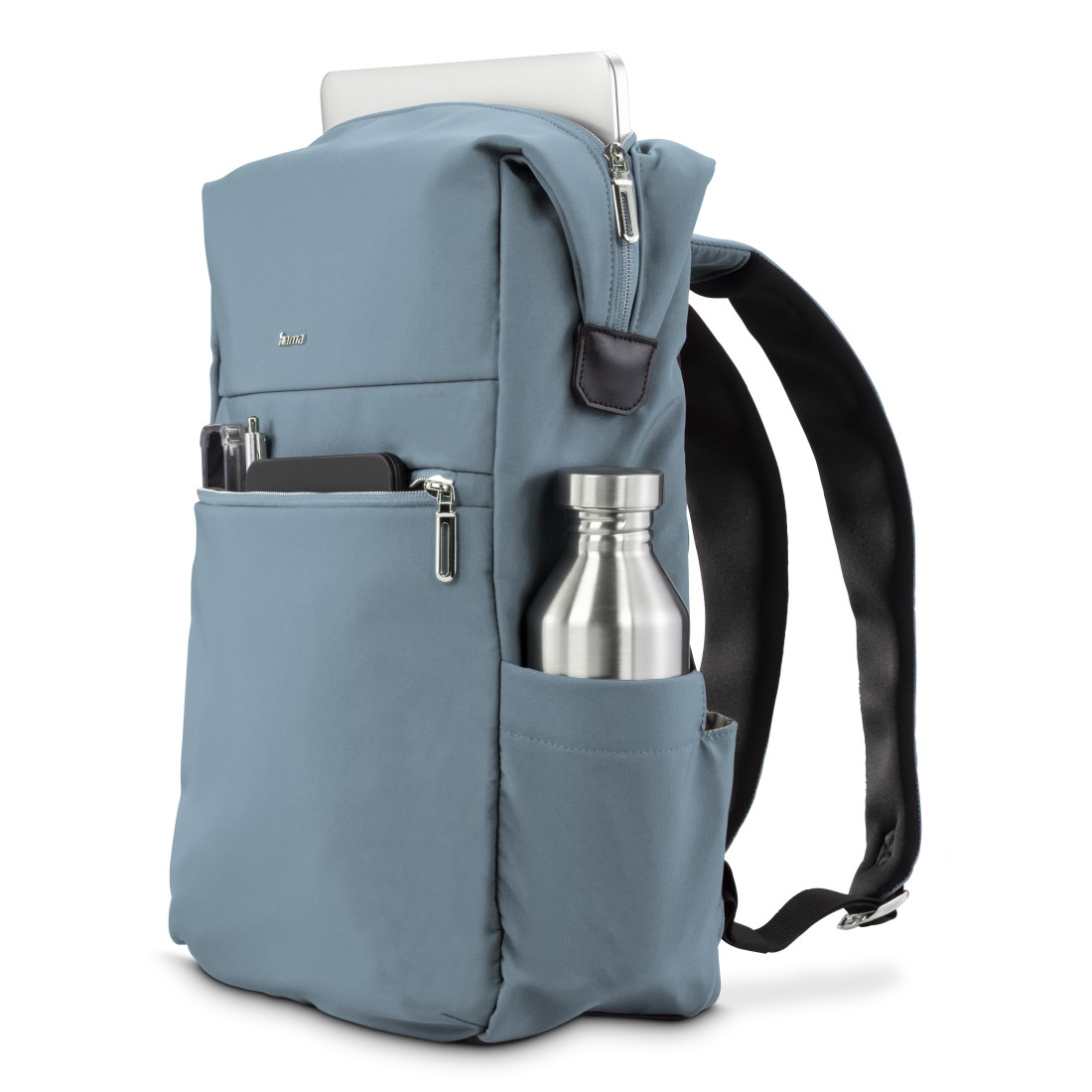 Blauer Rucksack mit Laptop, Flasche und Handy. Vordertasche mit Reißverschluss.