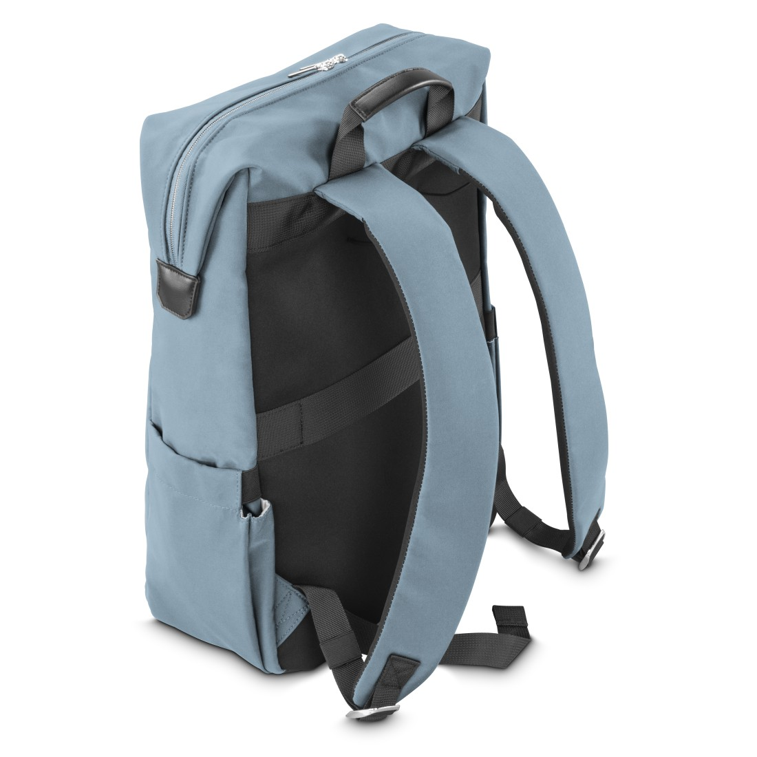 Ein blauer Rucksack mit schwarzen Trägern und Details auf weißem Hintergrund.