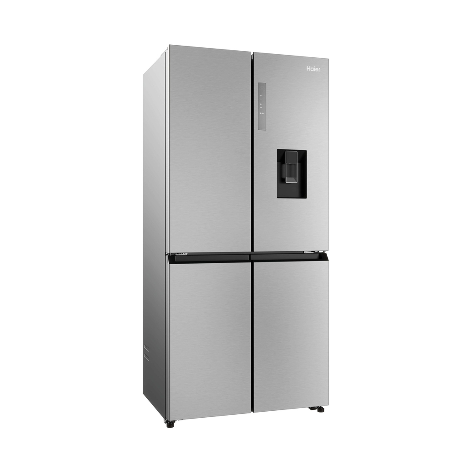Un frigorifero Haier argentato a quattro porte con dispenser d'acqua.