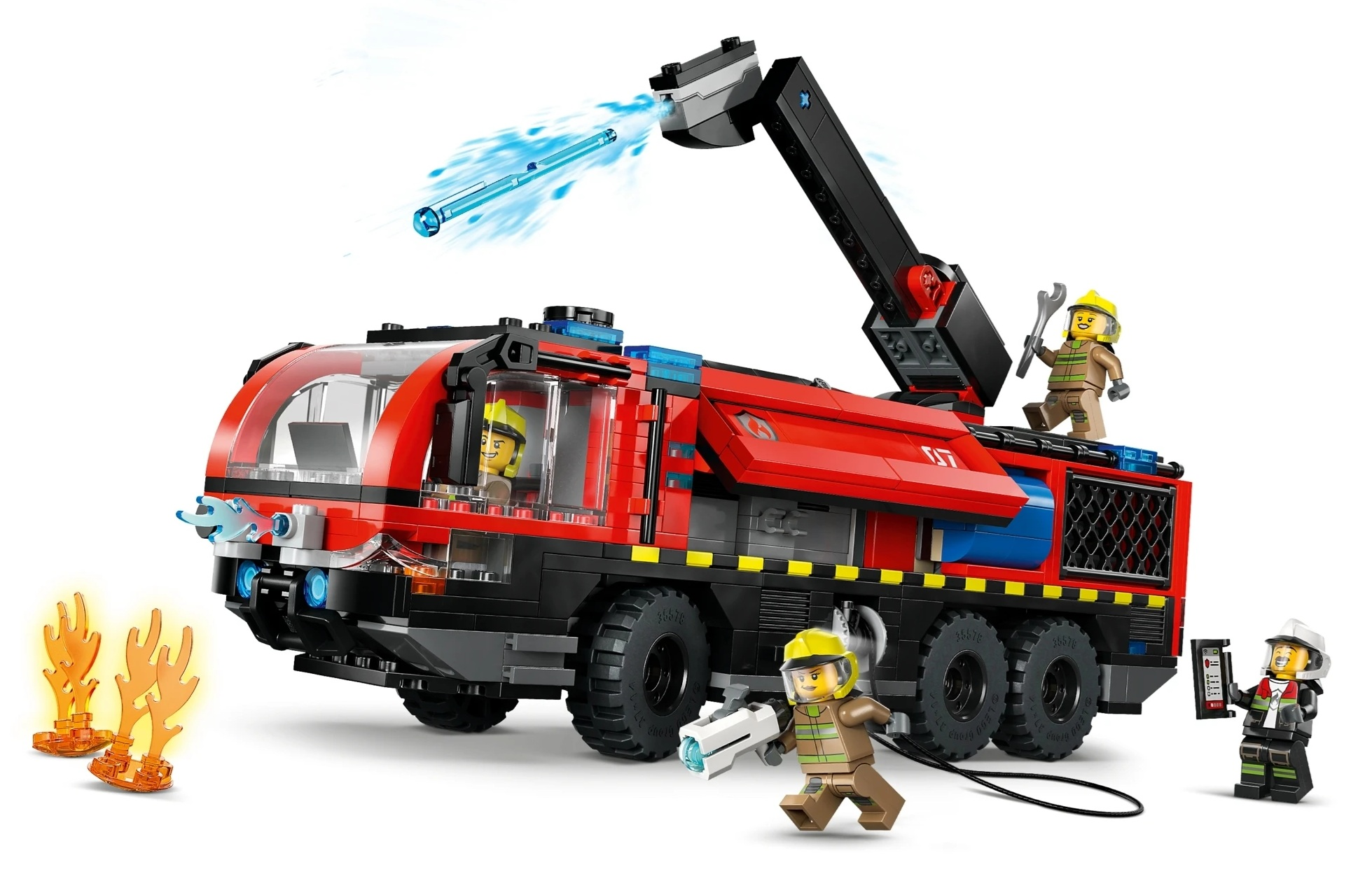 Czerwony wóz strażacki Lego z trzema postaciami i elementami wody.