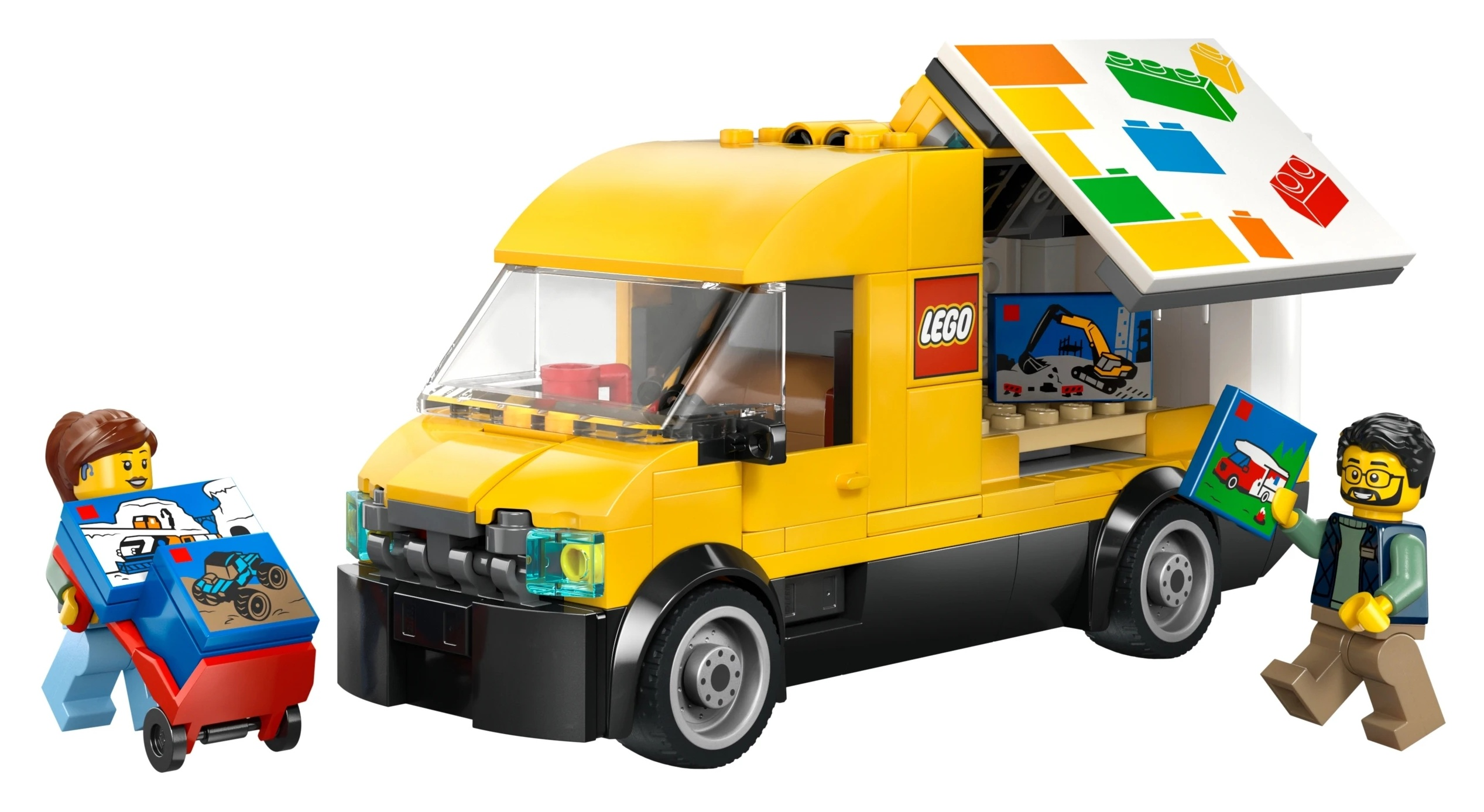 Figurki Lego z żółtą ciężarówką. Jedna trzyma wózek z pudełkami, druga książkę.