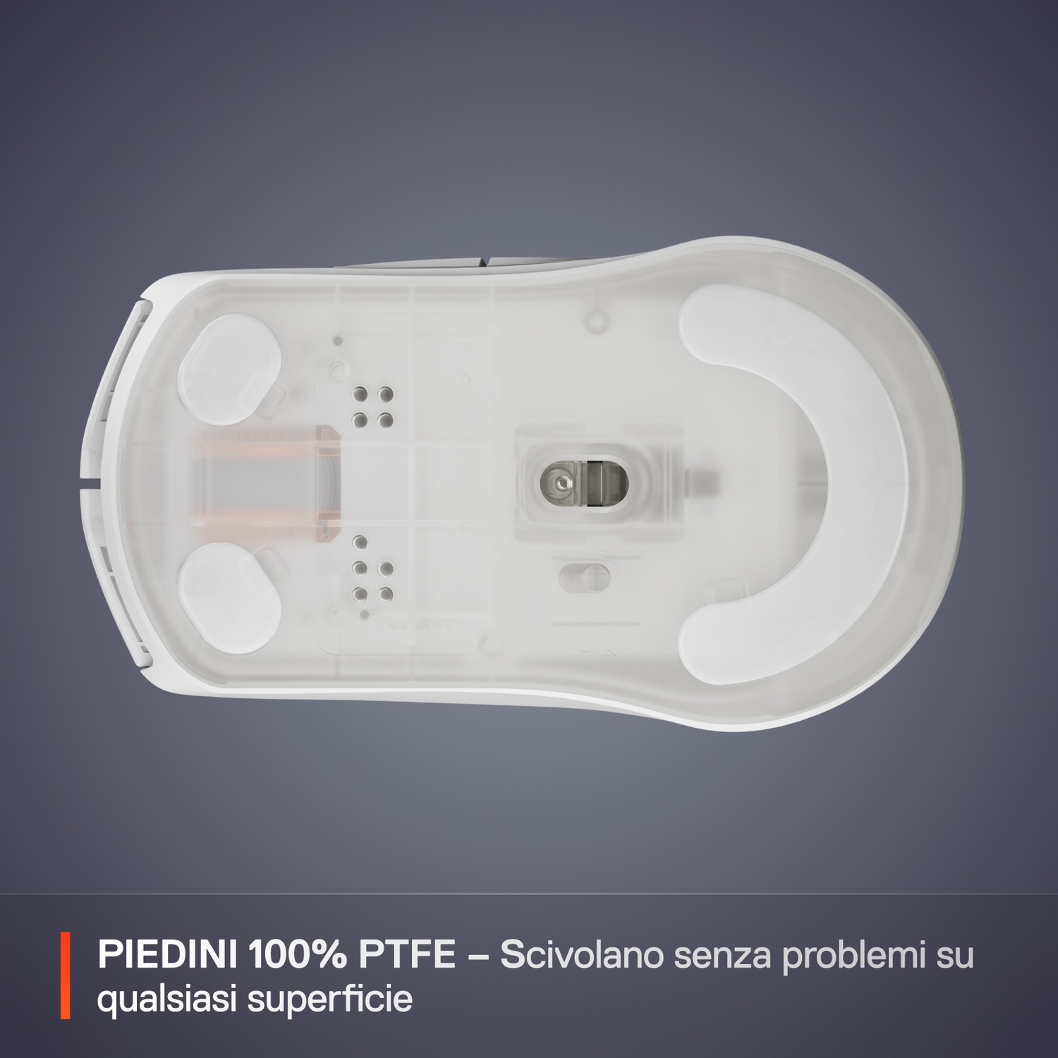 Parte inferiore di un mouse bianco con scocca traslucida e piedini in PTFE.
