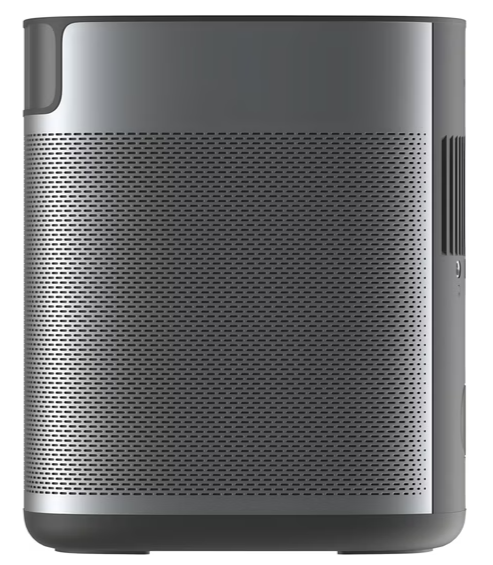 Szary, prostokątny projektor z otworami wentylacyjnymi i obiektywem w lewym górnym rogu.