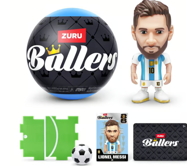 Lionel Messi Figur, Ball, Spielbrett und Sammelkarte von ZURU Ballers.
