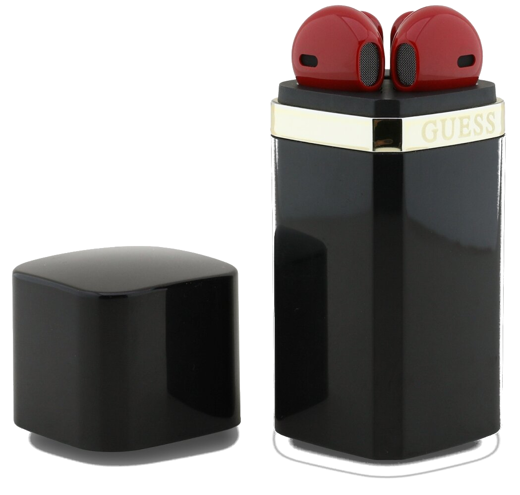 Czerwone słuchawki w czarnym etui ładującym GUESS ze zdjętą pokrywą.
