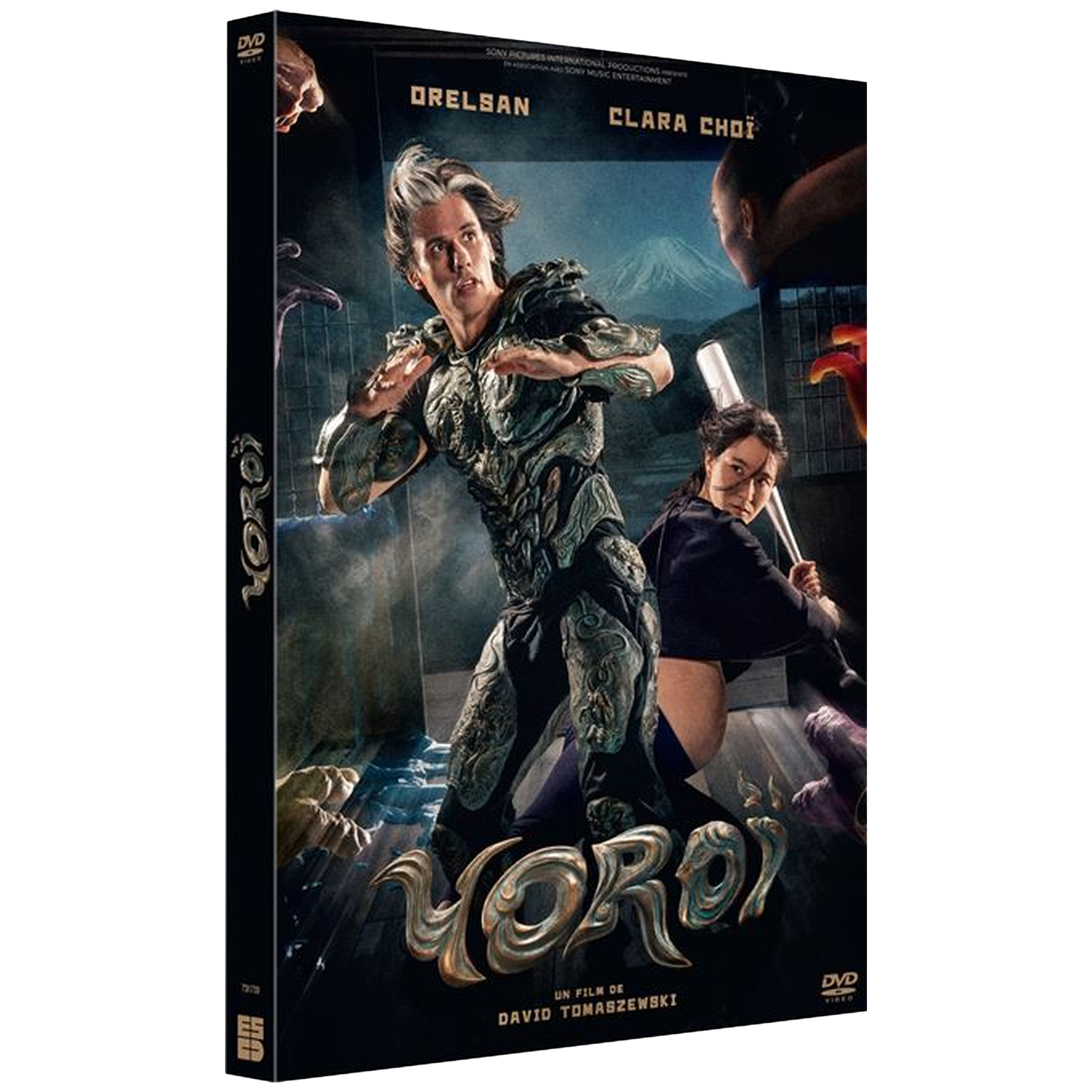 DVD-hoes: Man in harnas en vrouw met zwaard, bergen op achtergrond.