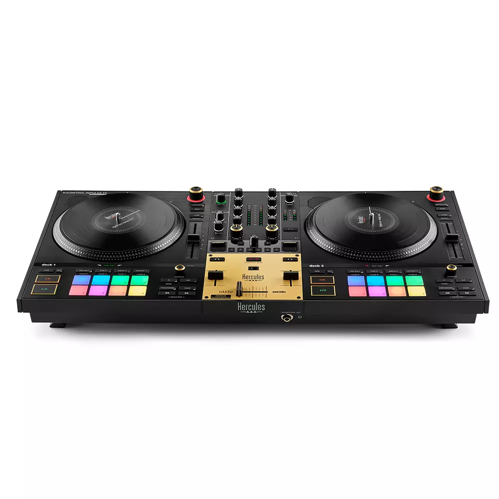 Schwarzer DJ-Controller mit goldener Mitte, zwei Plattentellern und bunten Pads.
