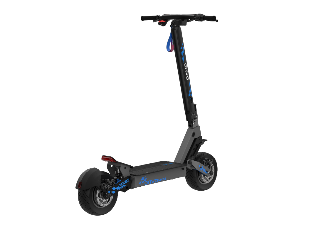 Mavi vurgulara ve siyah tekerleklere sahip gri elektrikli scooter.