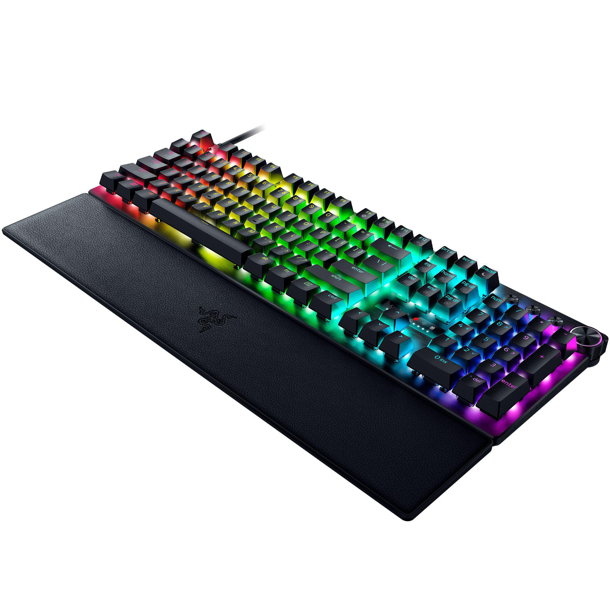 Eine schwarze Tastatur mit RGB-Beleuchtung und Handgelenkauflage auf weißem Hintergrund.