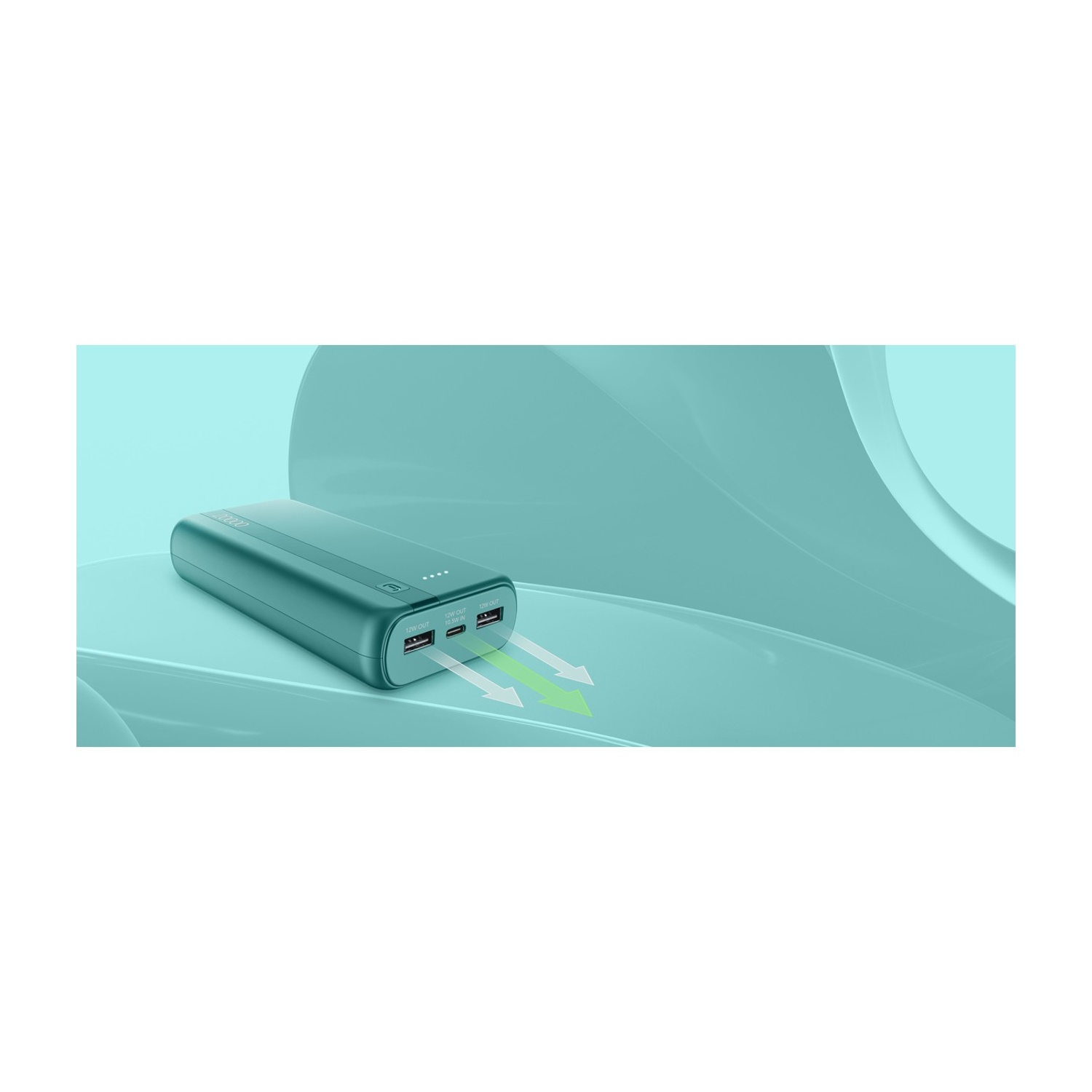 Un power bank color ottanio con due porte USB su una superficie color ottanio.