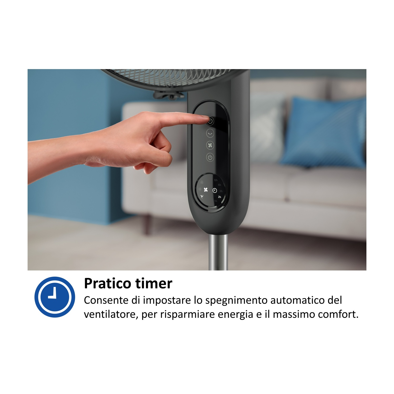 Una mano preme il pulsante di accensione di un ventilatore nero. Opzioni timer visibili.