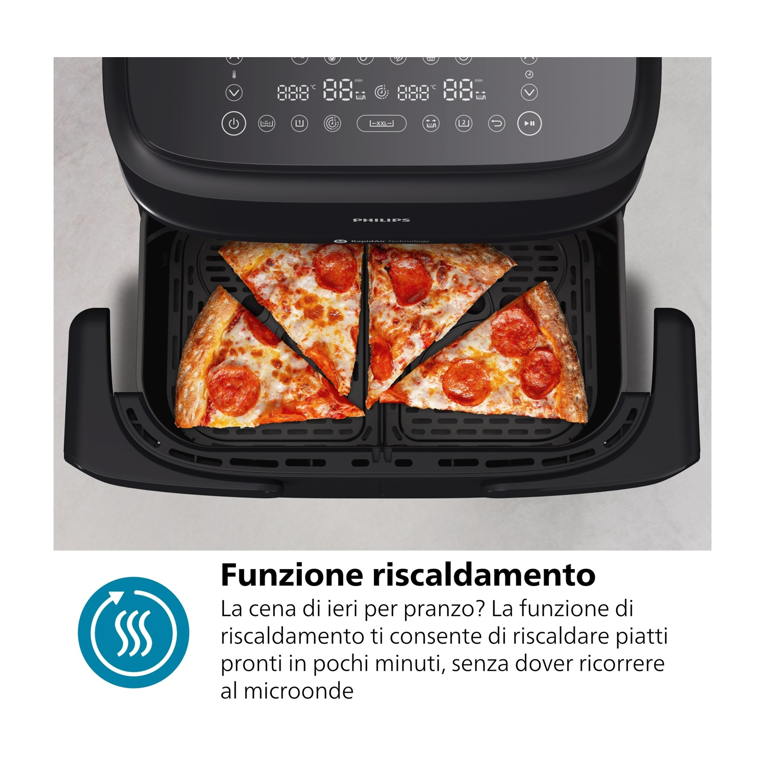 Una friggitrice ad aria nera con quattro fette di pizza nel cestello e un pannello di controllo digitale.