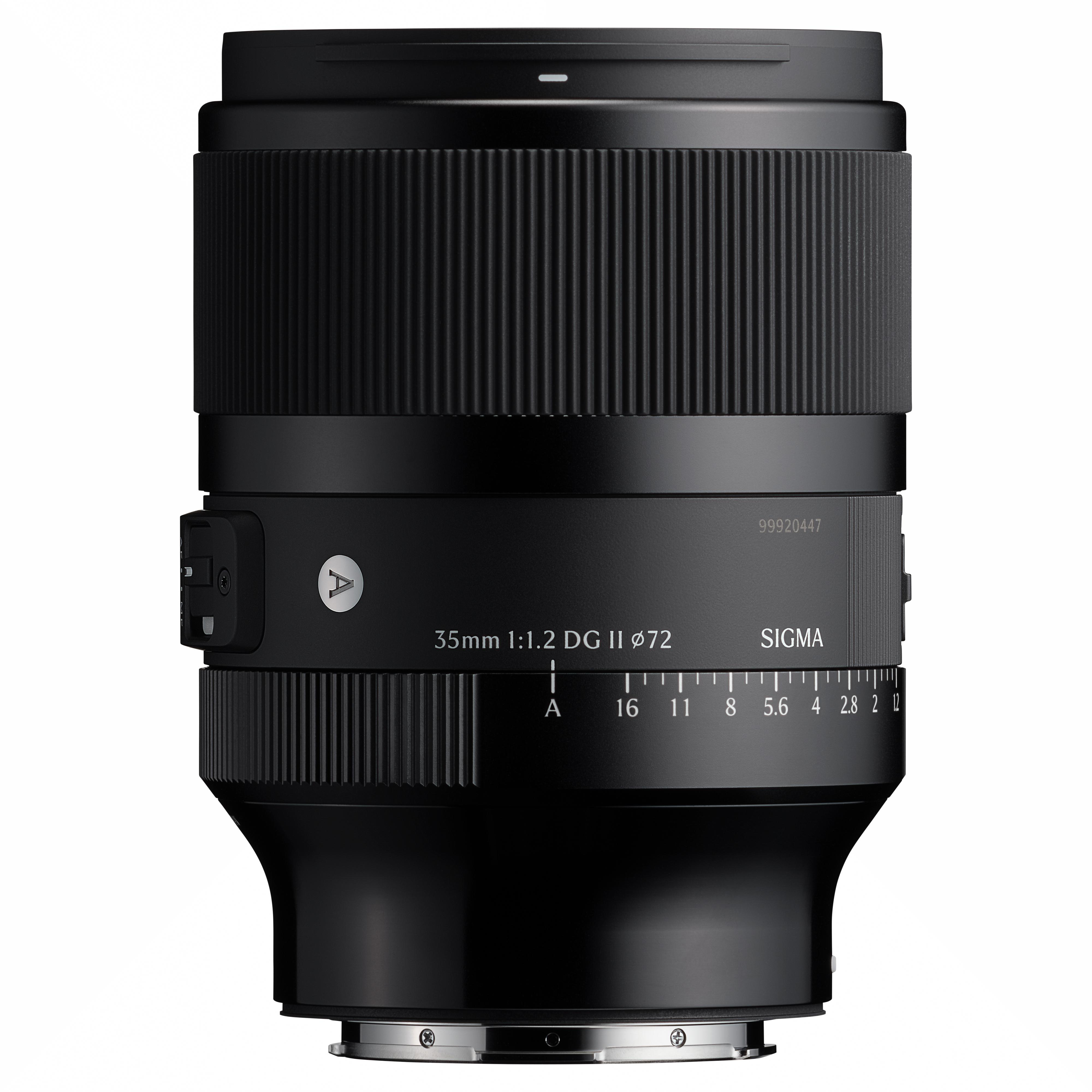 Schwarzes Sigma 35mm 1:1.2 DG DN Objektiv mit Fokusring und Blendenmarkierungen.