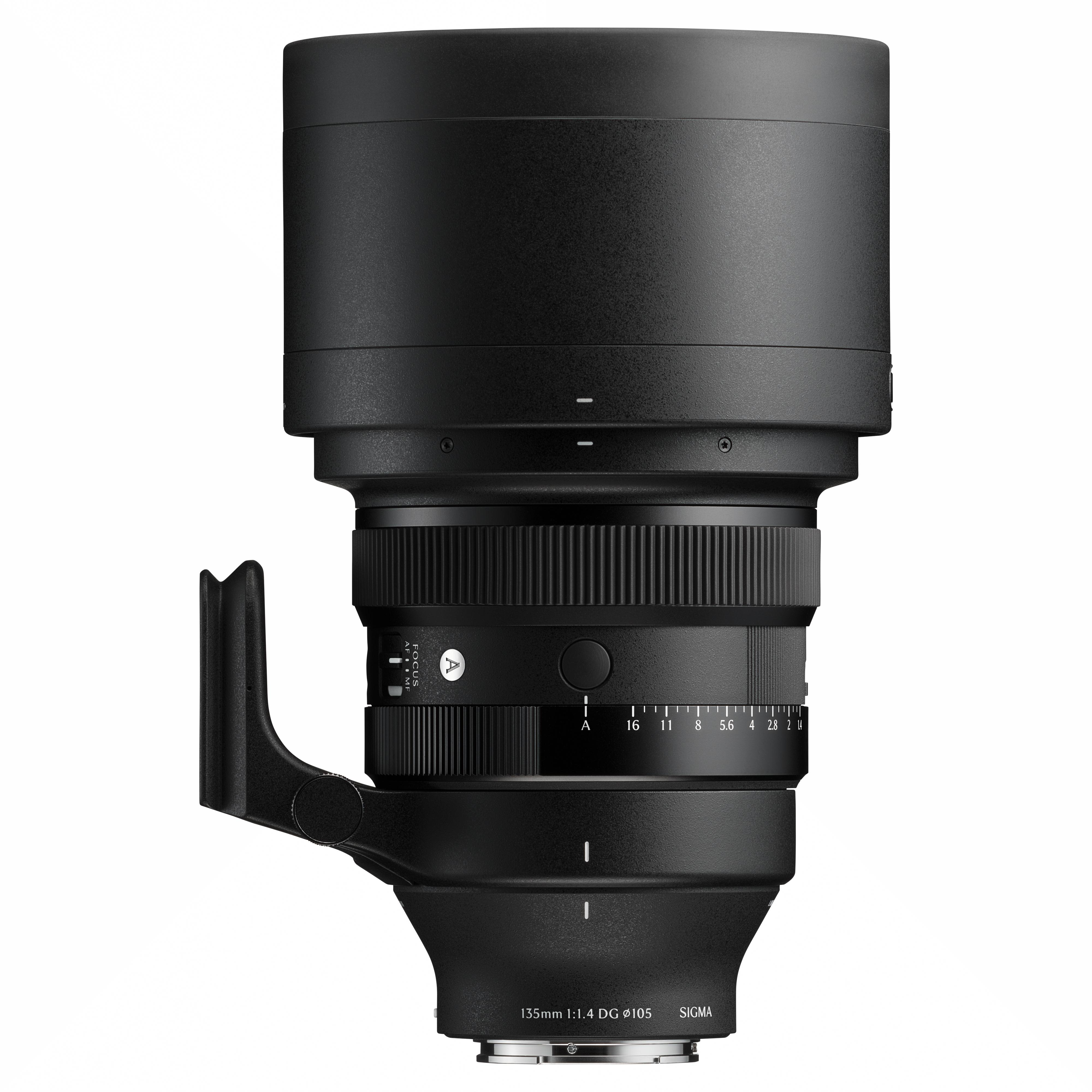 Ein schwarzes Sigma 135mm 1:1.4 DG Objektiv mit Fokusring und Blendenring.