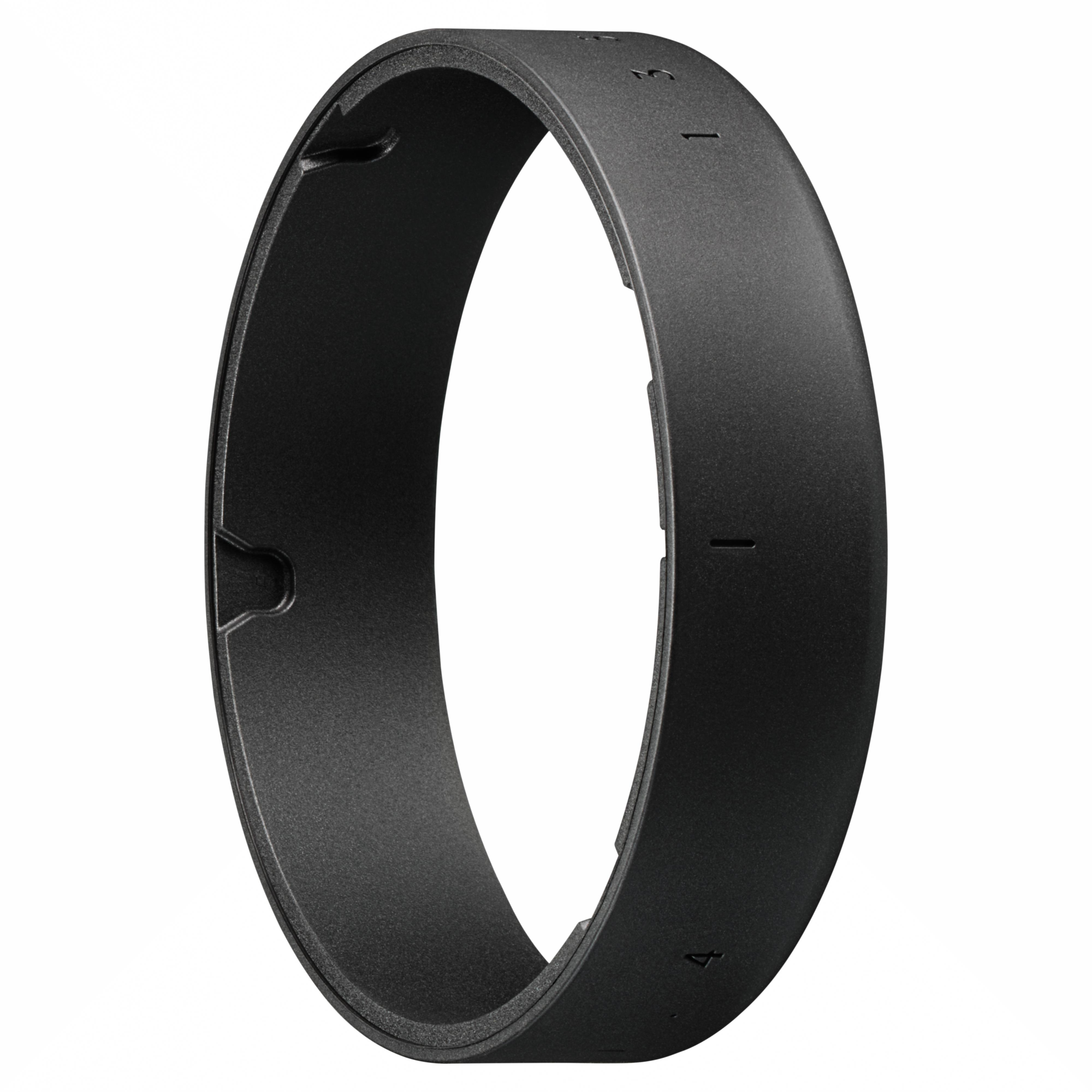 Ein schwarzer, zylindrischer Ring mit Markierungen, auf weißem Hintergrund.
