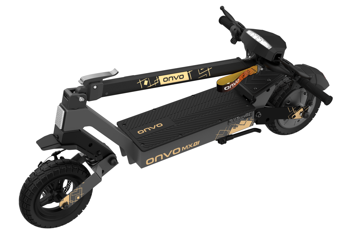 Altın vurgulara ve ONVO MX01 işaretine sahip siyah elektrikli scooter.