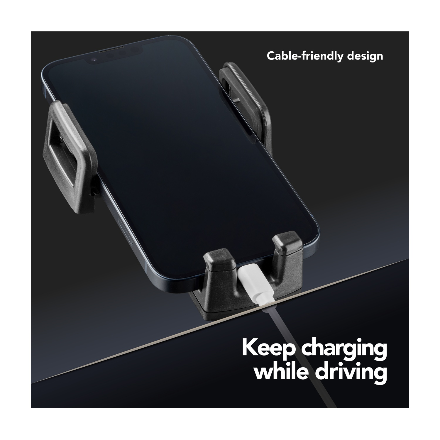 Uno smartphone in un supporto per auto nero con cavo di ricarica.