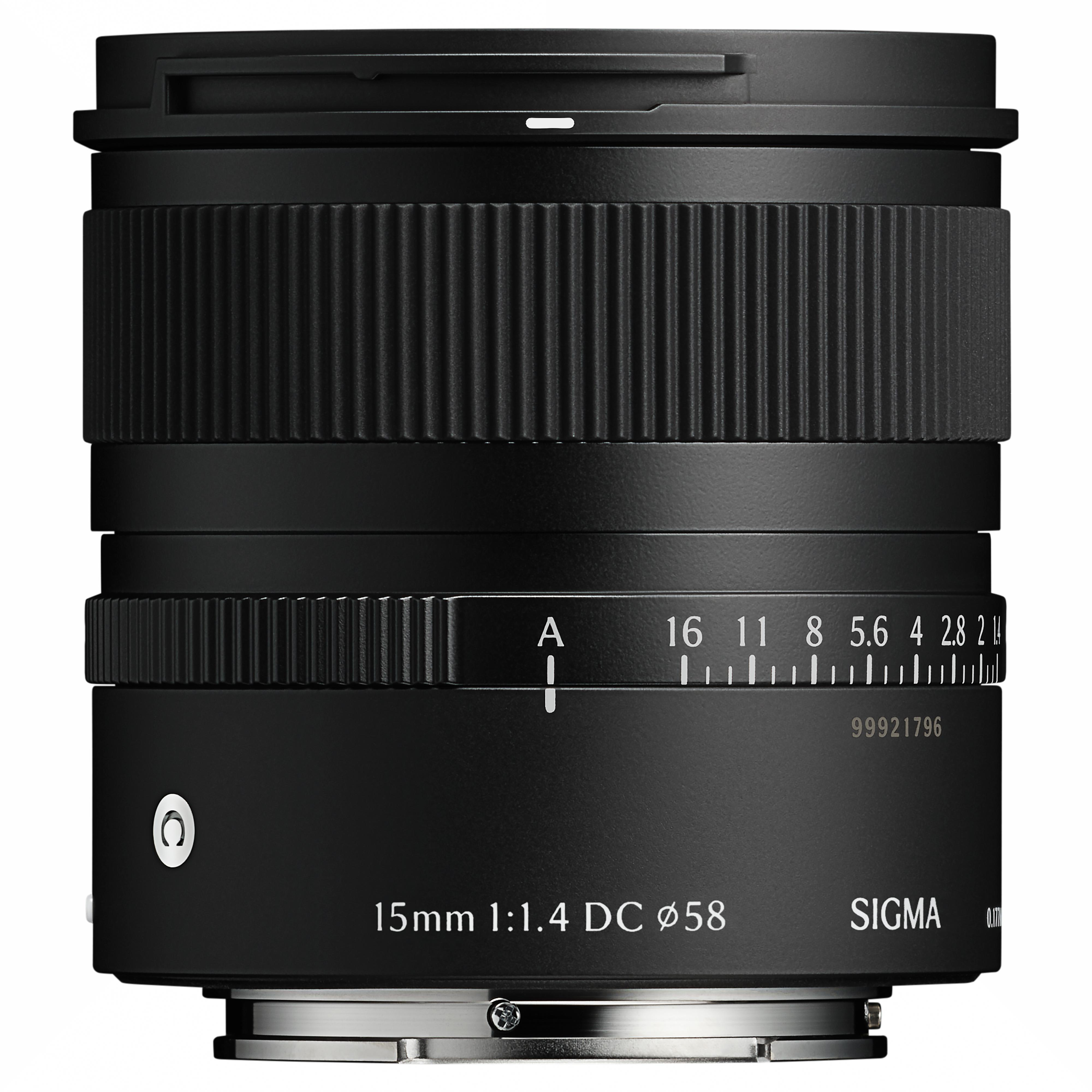 Schwarzes Sigma Objektiv 15mm 1:1.4 DC, mit Blendenring und Seriennummer.