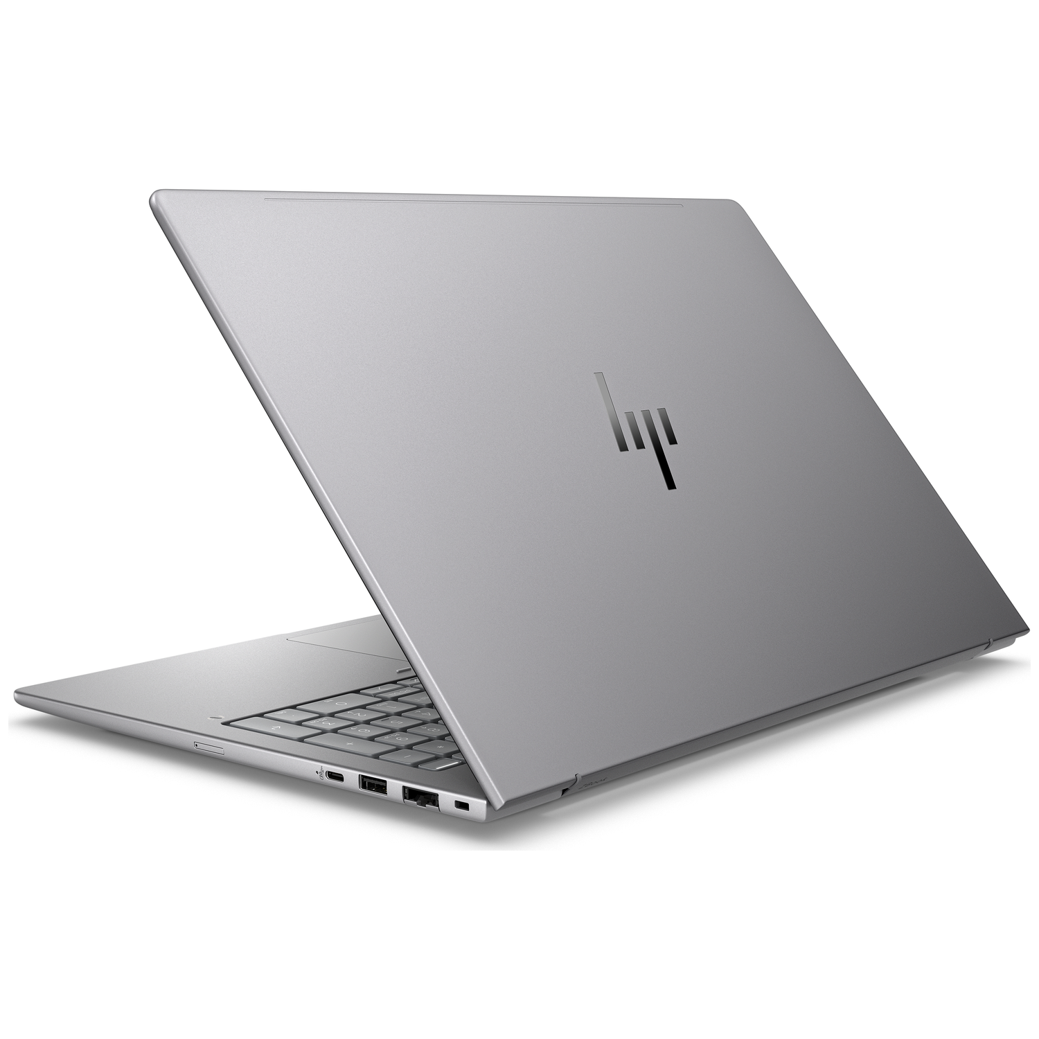 Een zilveren HP laptop is open, met toetsenbord en poorten zichtbaar.