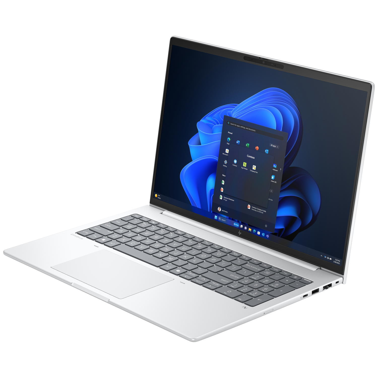 Een zilveren laptop met het Windows 11 besturingssysteem.