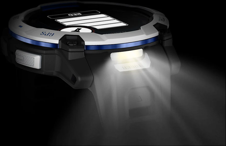 Uno smartwatch nero con accento blu e torcia illuminata.