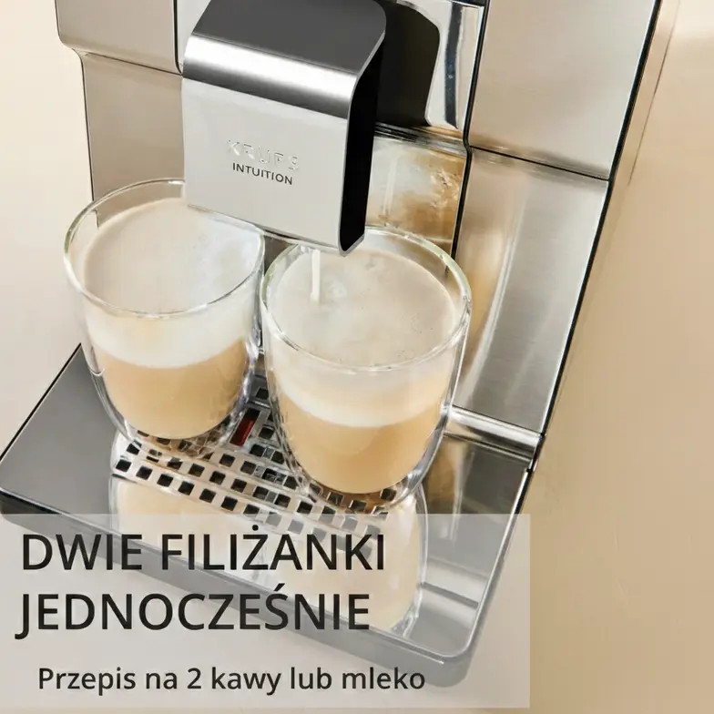 Ekspres do kawy zaparza dwa napoje jednocześnie do szklanek.