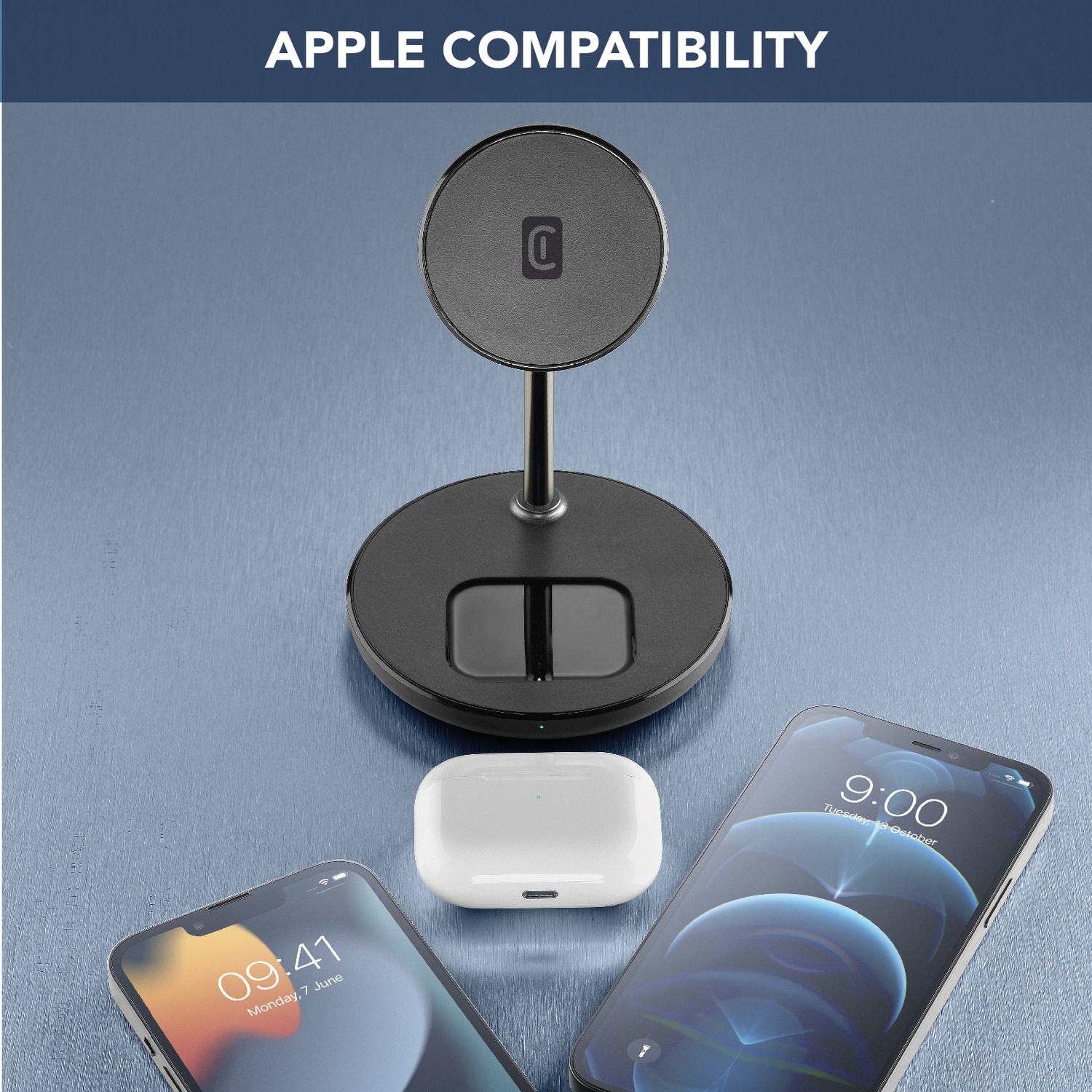 Supporto di ricarica nero con due iPhone e auricolari bianchi.