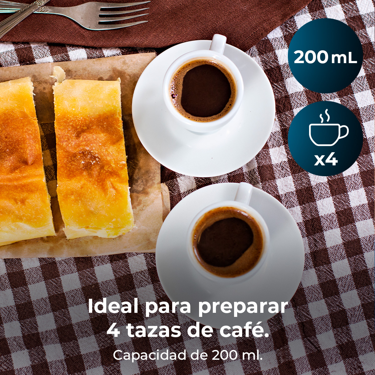 Dos tazas de café y pasteles sobre mantel a cuadros. Capacidad de 200ml.