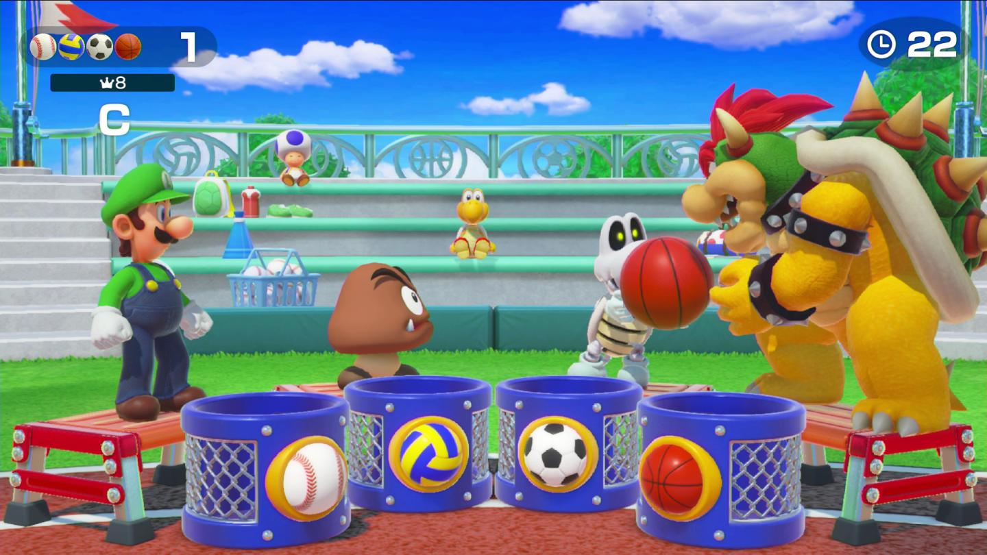 Luigi, Bowser, Goomba, Dry Bones grają w sporty. Piłki: baseball, siatkówka, piłka nożna, koszykówka.