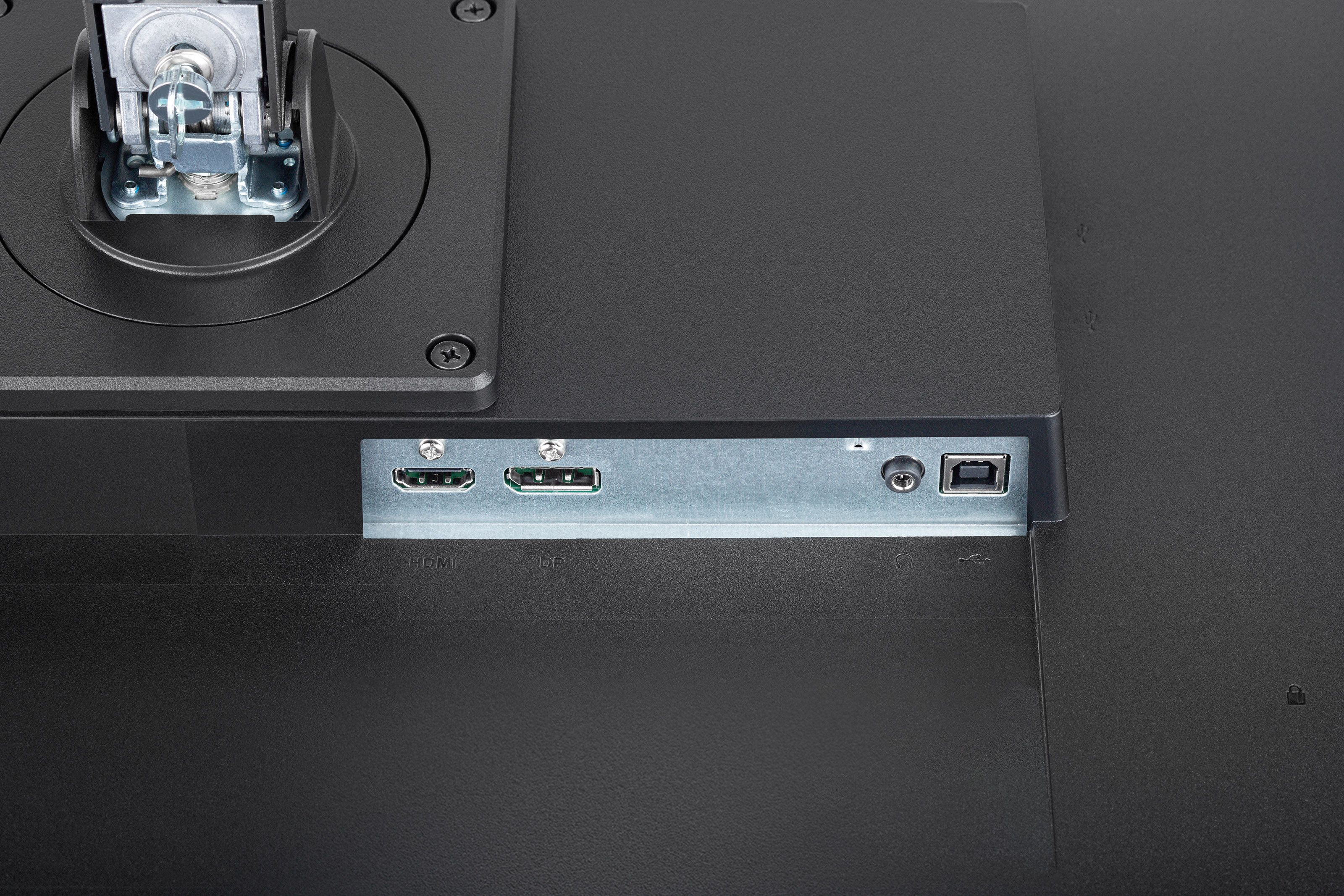 Panel połączeniowy z portami HDMI, DP, USB-A i gniazdem audio.