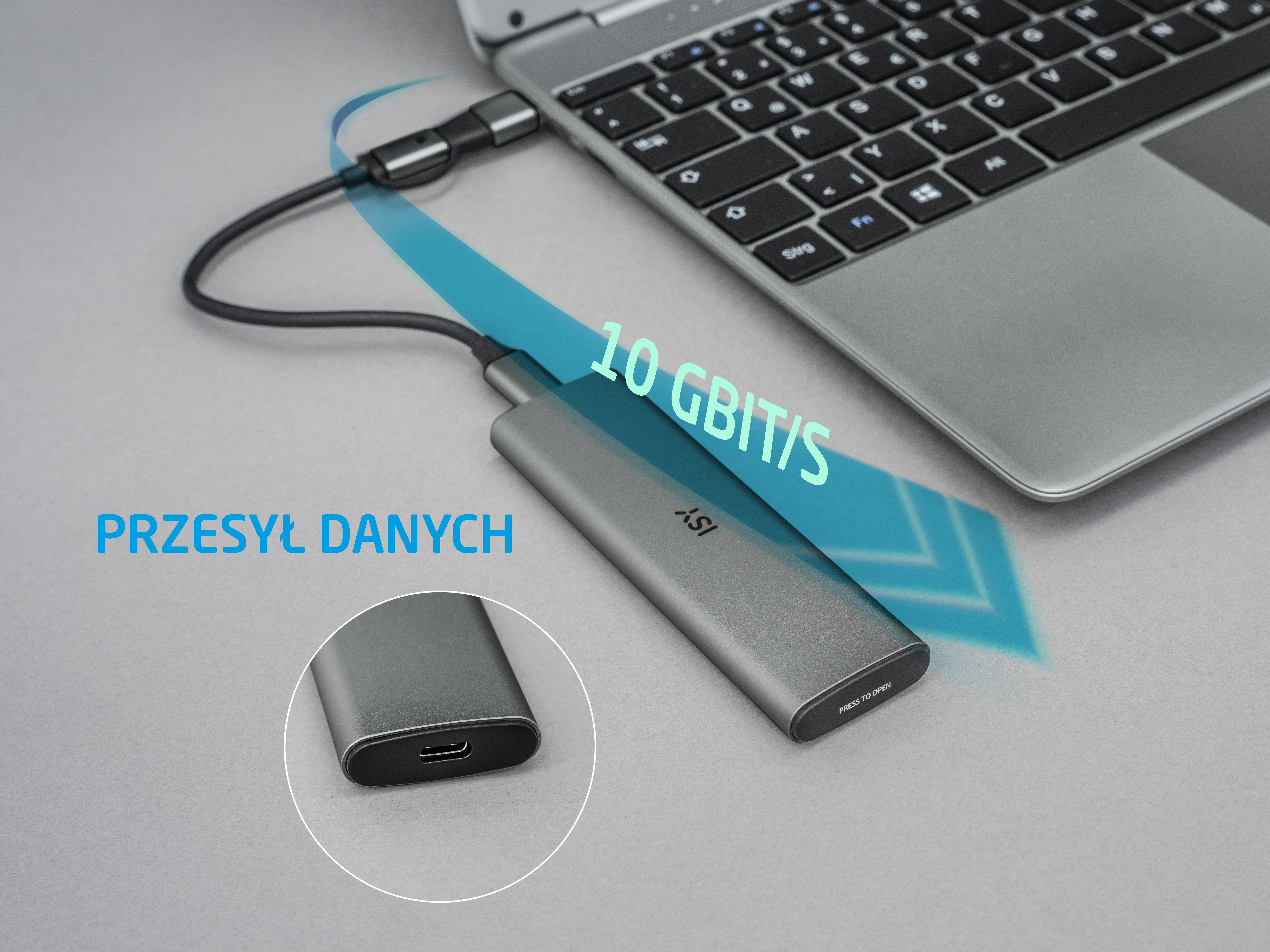 Dysk zewnętrzny podłączony do laptopa, transfer 10 GBIT/S.