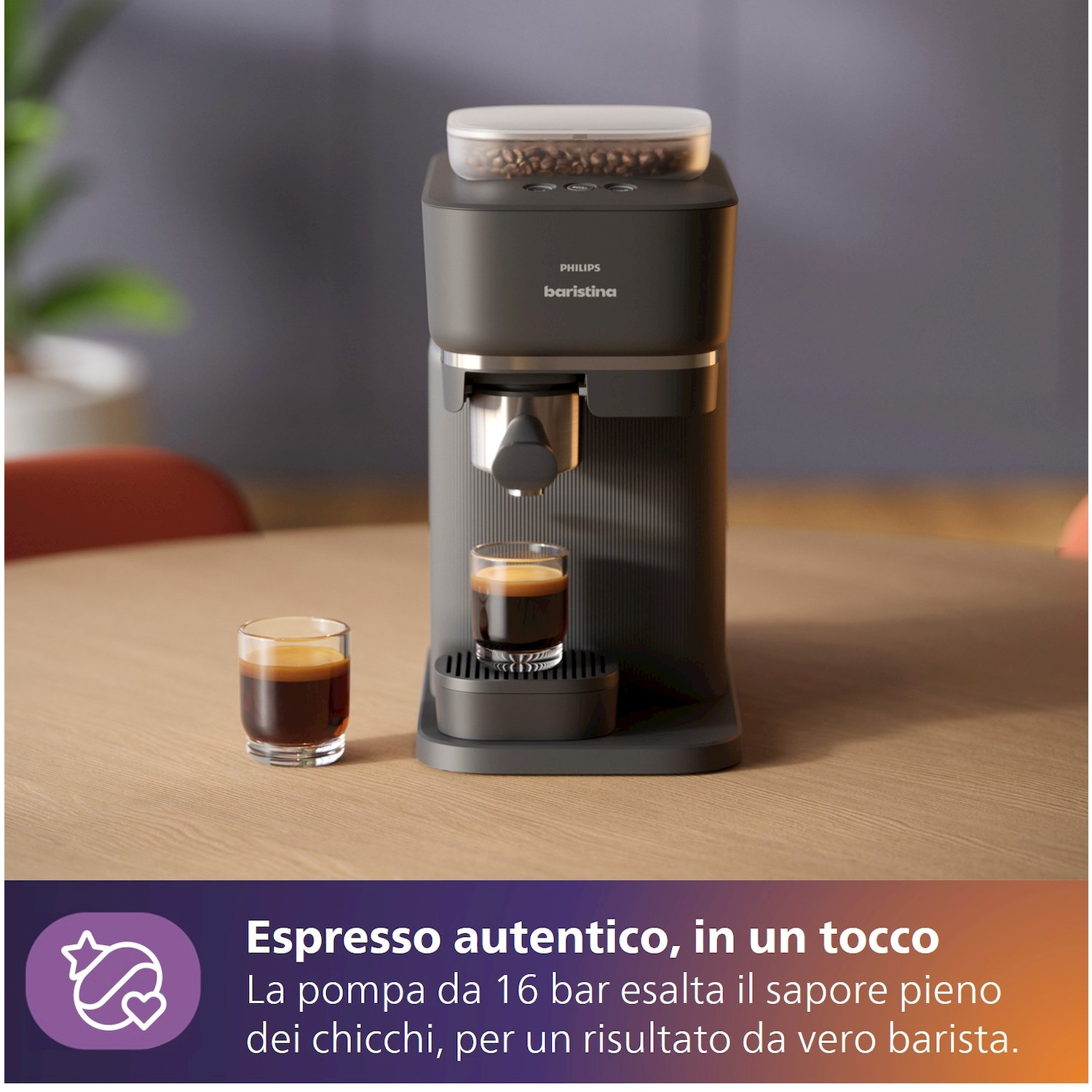 Una macchina per espresso nera con due bicchieri di espresso su un tavolo di legno.
