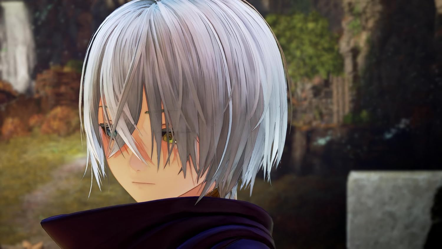 Personaggio in stile anime con capelli bianchi e occhi gialli guarda a sinistra.