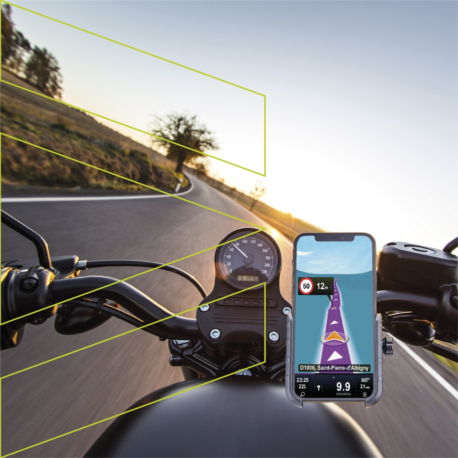 Cruscotto moto con navigatore su smartphone, guida su strada tortuosa al tramonto.
