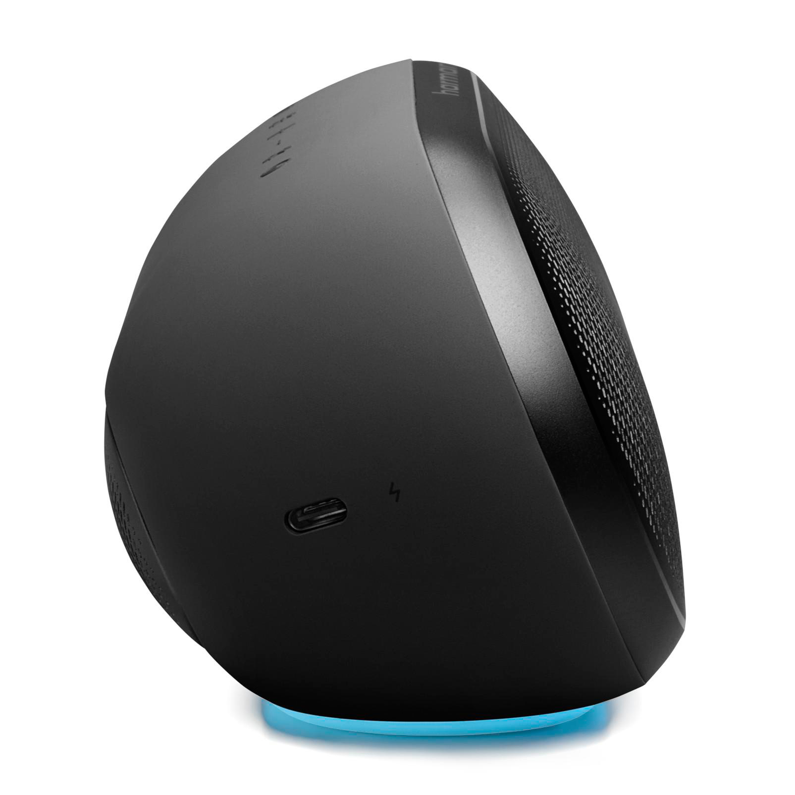 Schwarzer, kugelförmiger Lautsprecher mit blauem Licht unten. USB-C-Anschluss sichtbar.