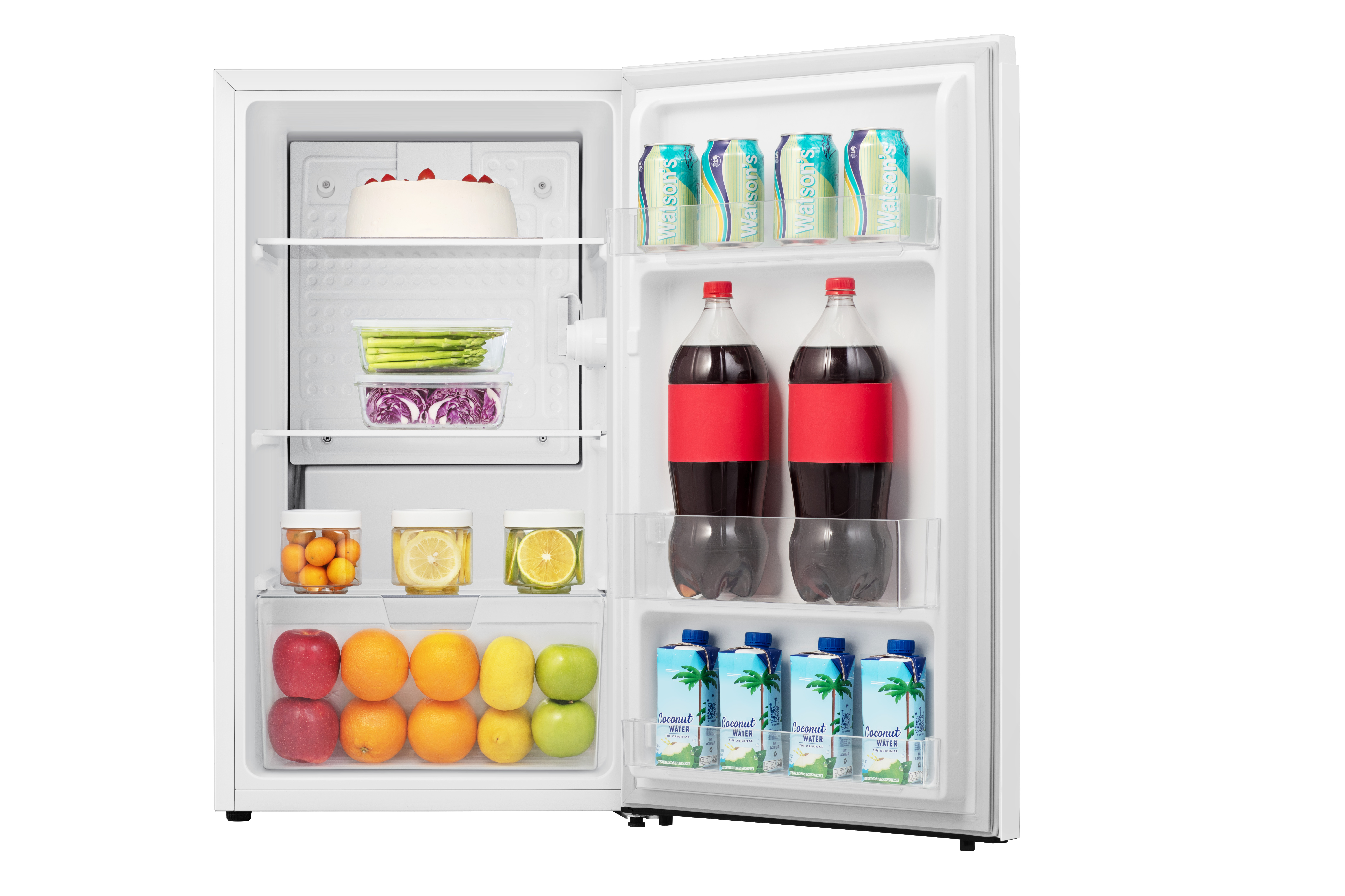 Refrigerador abierto con alimentos: pastel, verduras, frutas, latas y botellas.