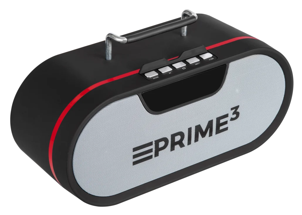 Czarny głośnik przenośny z srebrną kratką i czerwoną linią akcentującą.