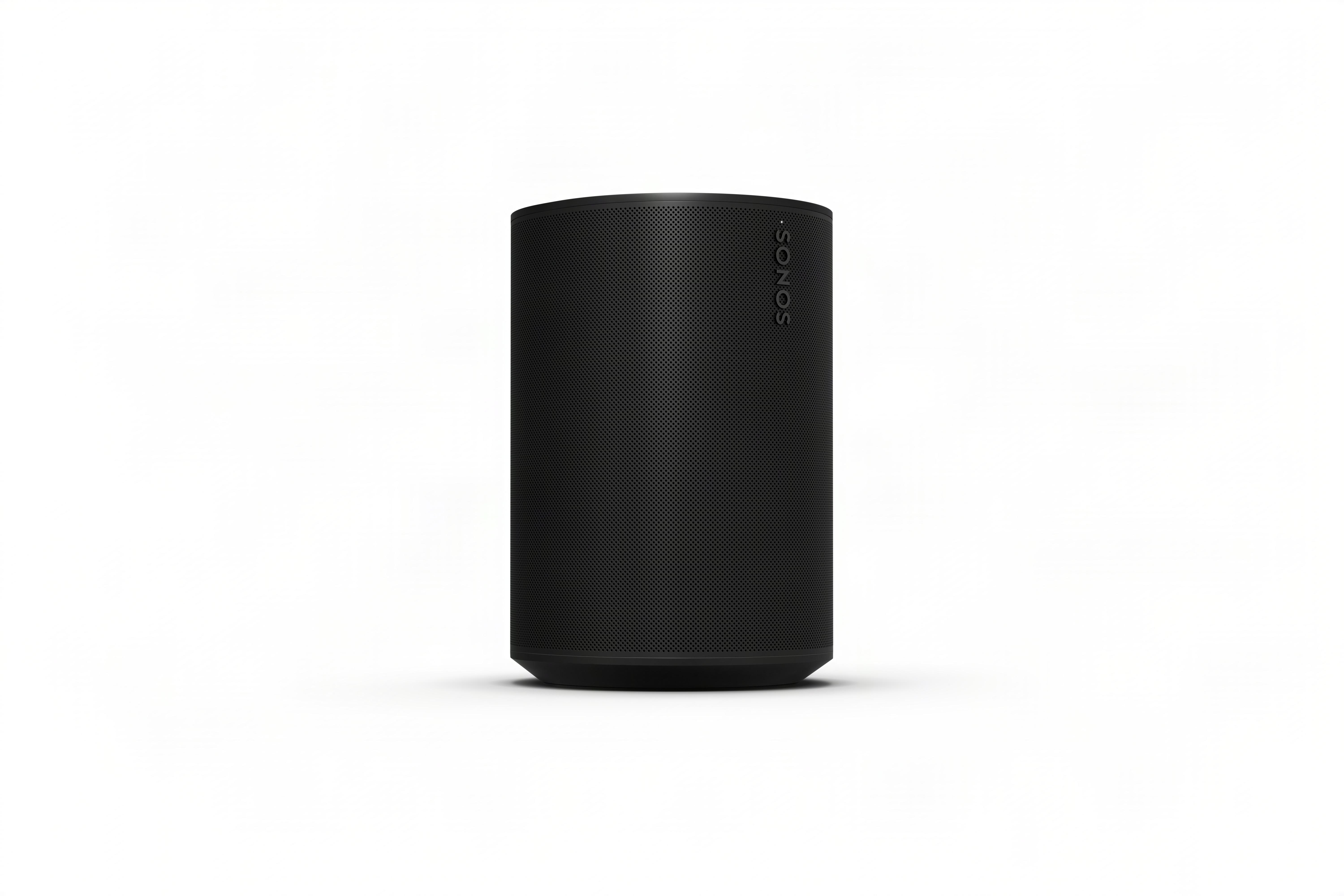 Schwarzer, zylindrischer Sonos Lautsprecher auf weißem Hintergrund.
