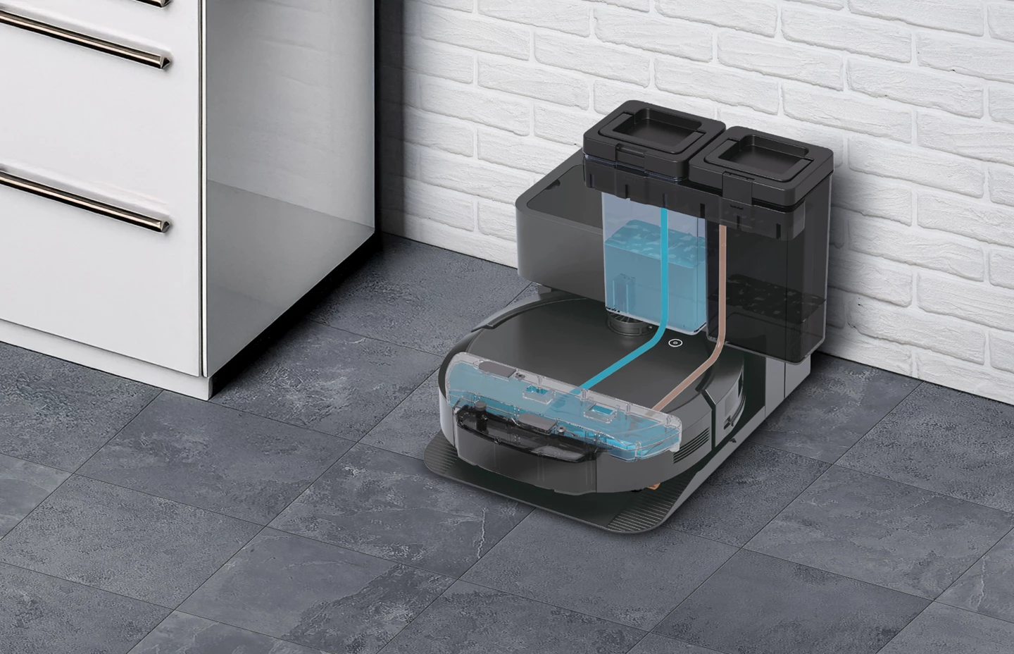 Un robot aspirapolvere con stazione per serbatoio dell'acqua su pavimento piastrellato grigio.