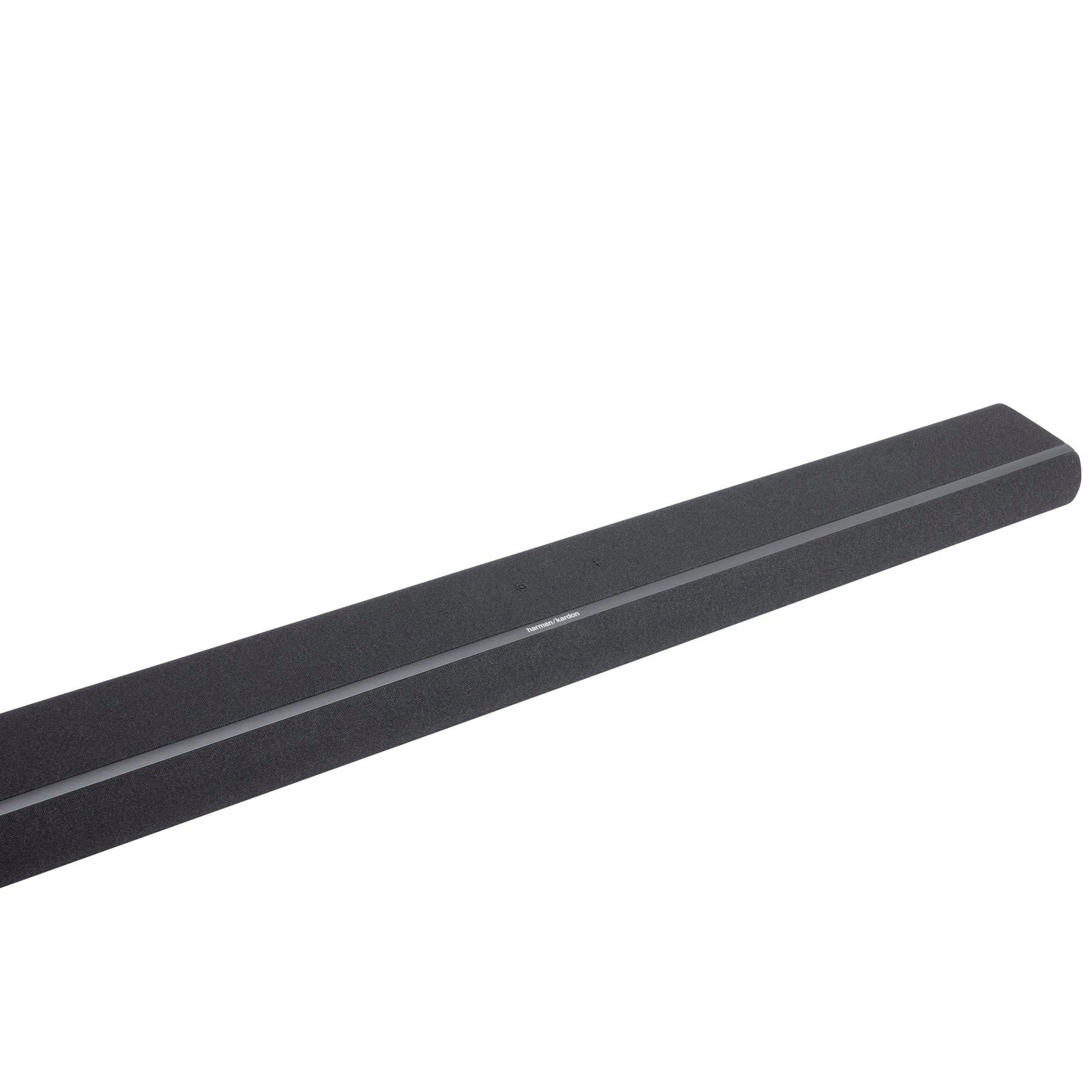 Eine dunkle, schmale Soundbar mit dem Harman Kardon-Logo auf weißem Hintergrund.