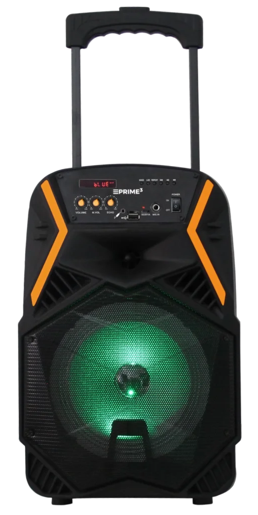 Czarny głośnik przenośny z wysuwanym uchwytem i zielonym podświetleniem.