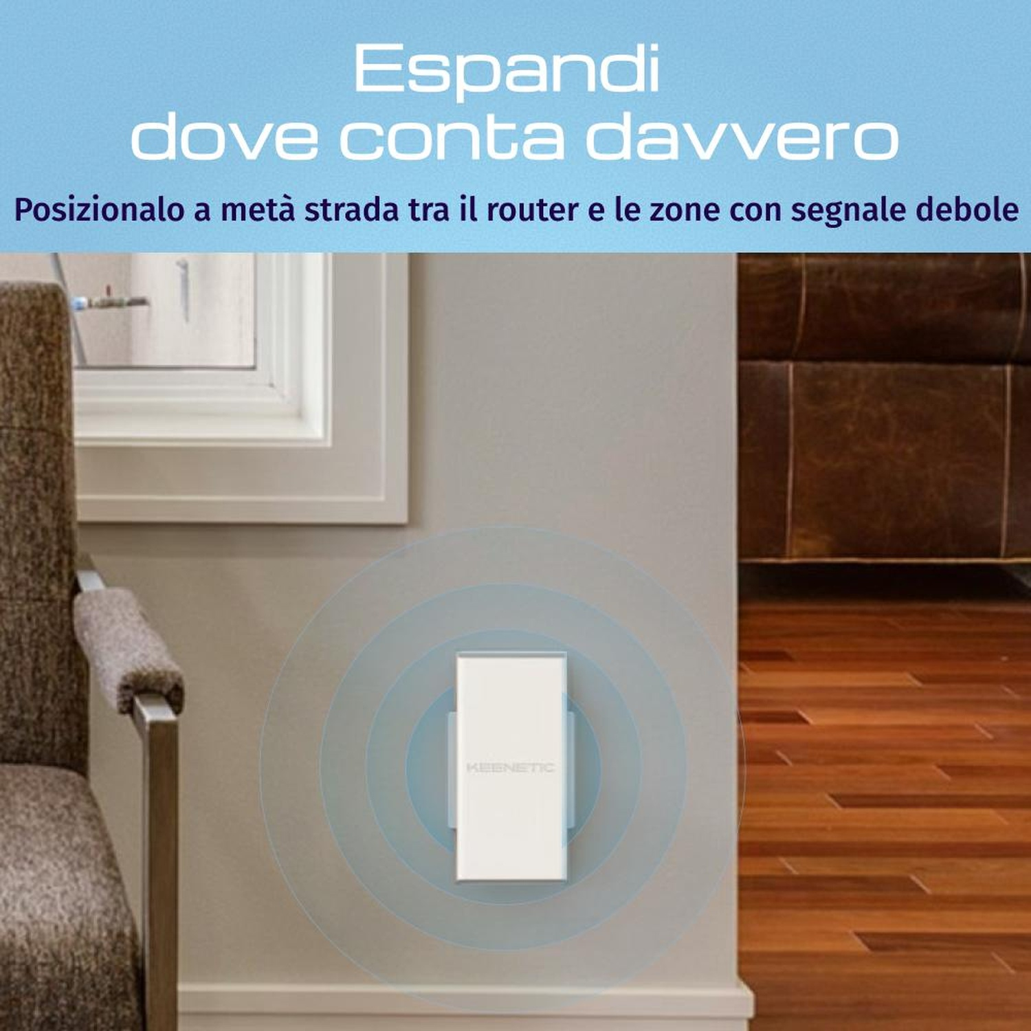 Un extender Keenetic bianco su un muro, con onde di segnale blu.
