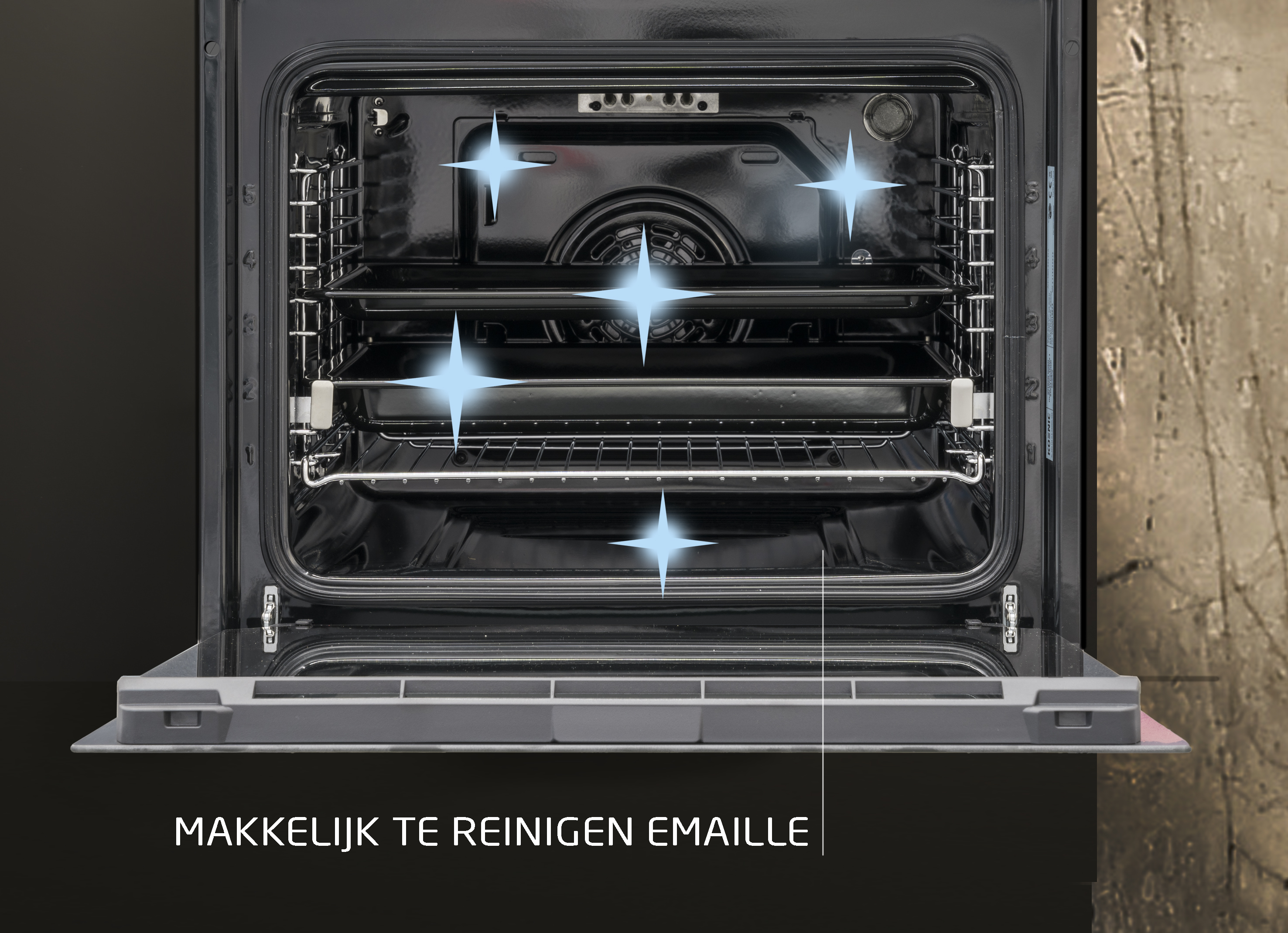 Vista interior de un horno limpio con estrellas brillantes. Esmalte fácil de limpiar.