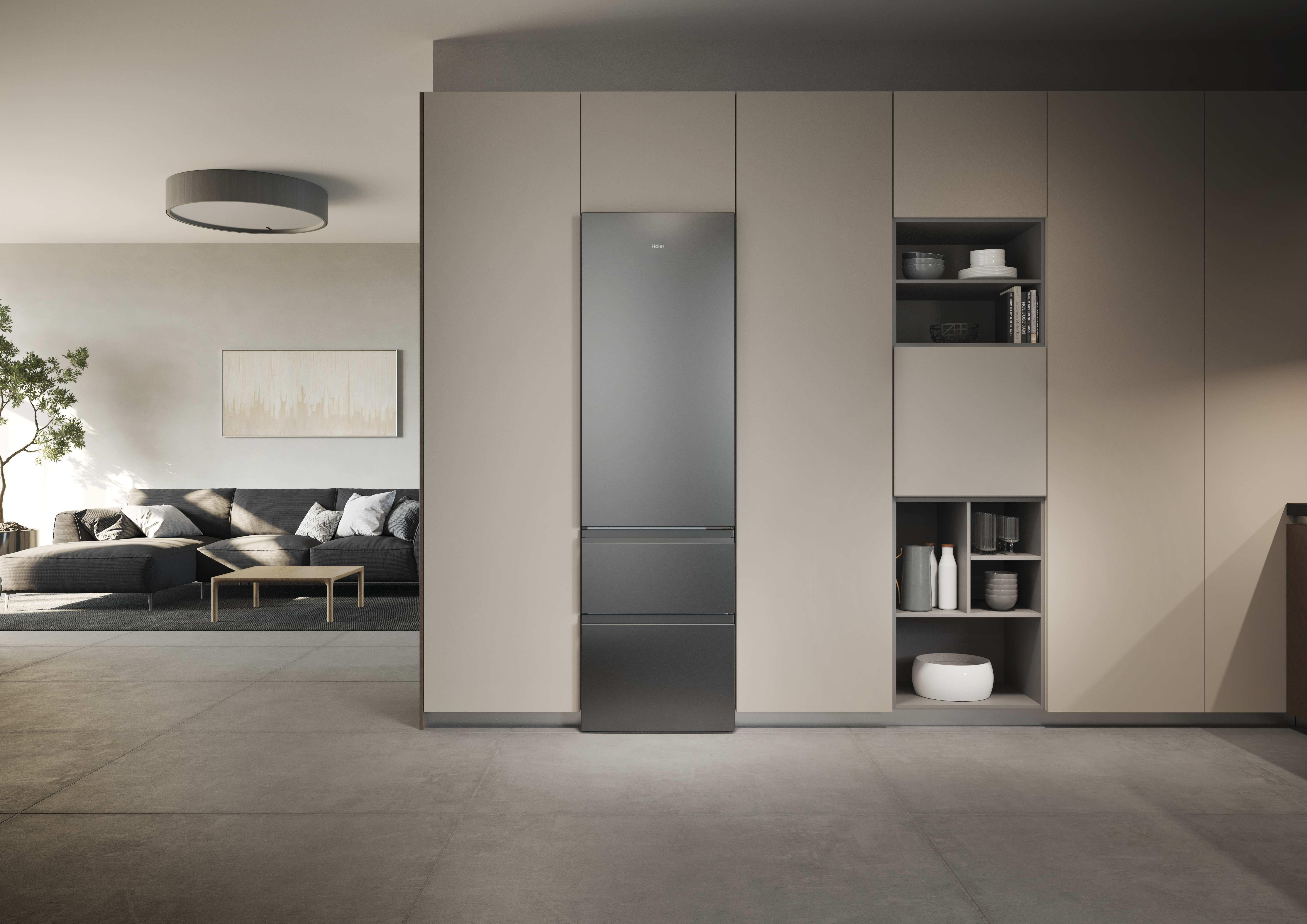 Moderner Haushalt: Kühlschrank, Wohnzimmer, Sitzgruppe und Regal.